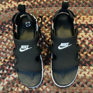 Brand New Nike Owaysis Sandal